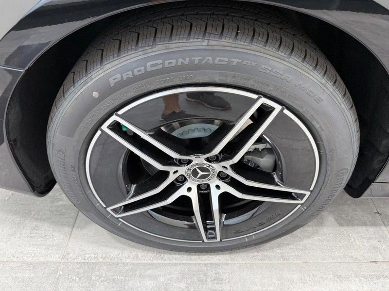 New 2026 Mercedes-Benz E 350 4MATIC Sedan image 3
