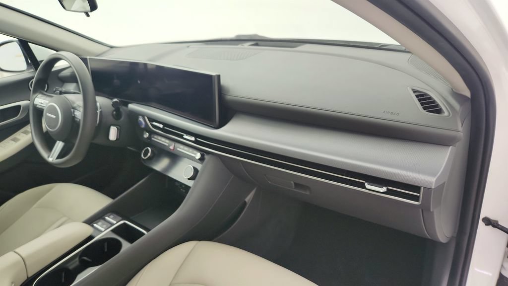 Used 2025 Hyundai Sonata SEL FWD image 23