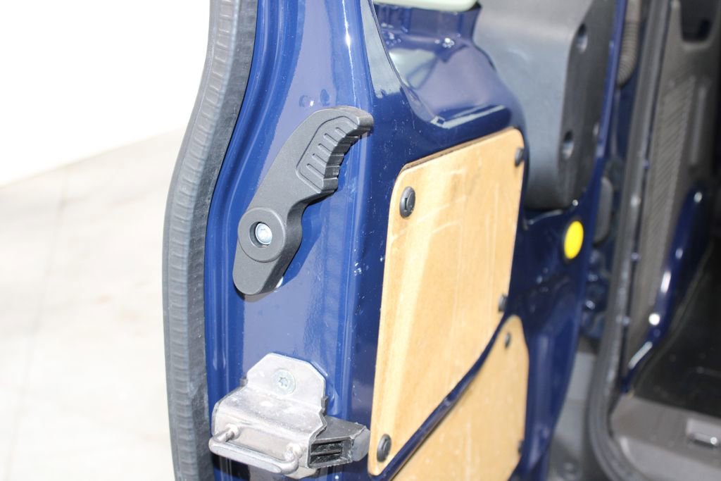 Used 2020 Ford Transit Connect XL image 17