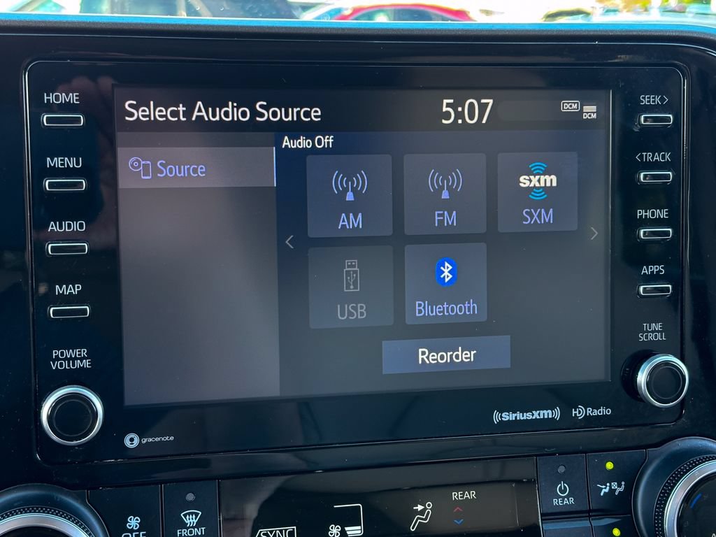 Used 2022 Toyota Highlander XLE AWD/4WD image 30