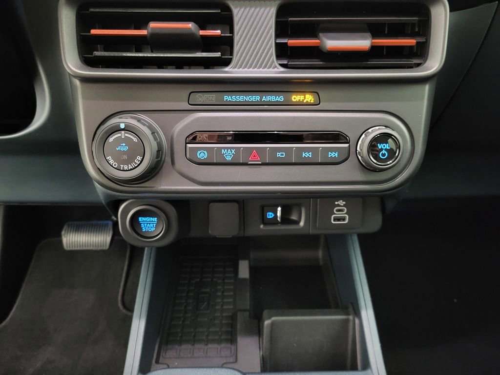 Used 2025 Ford Maverick Lariat w/ 4K Tow Package image 38