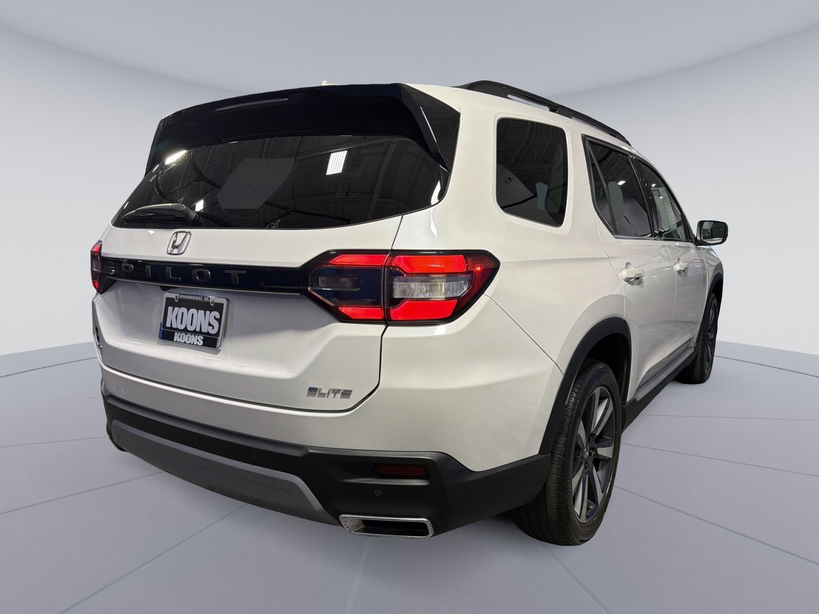 Used 2023 Honda Pilot Elite image 7