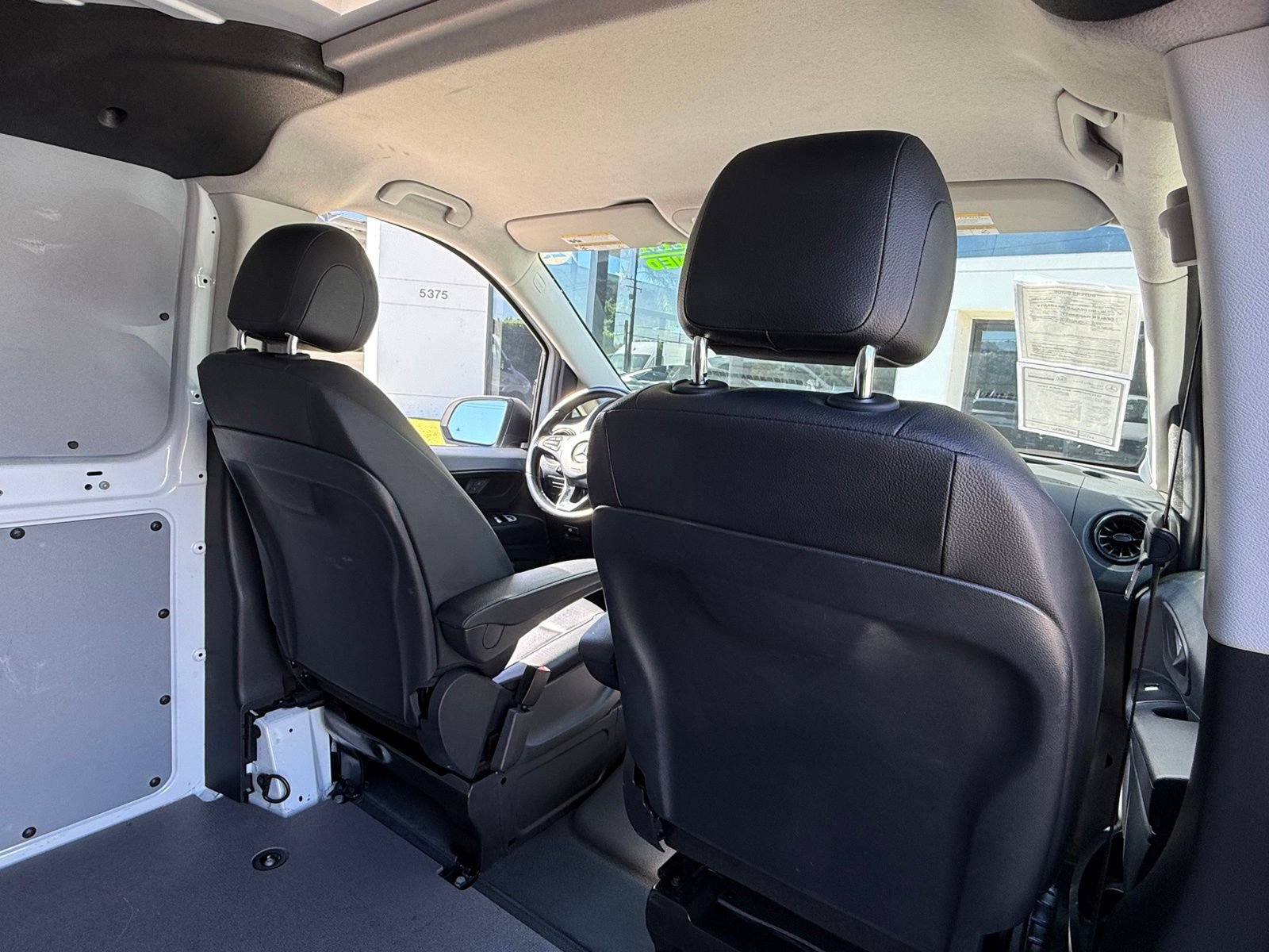 Used 2023 Mercedes-Benz Metris image 21