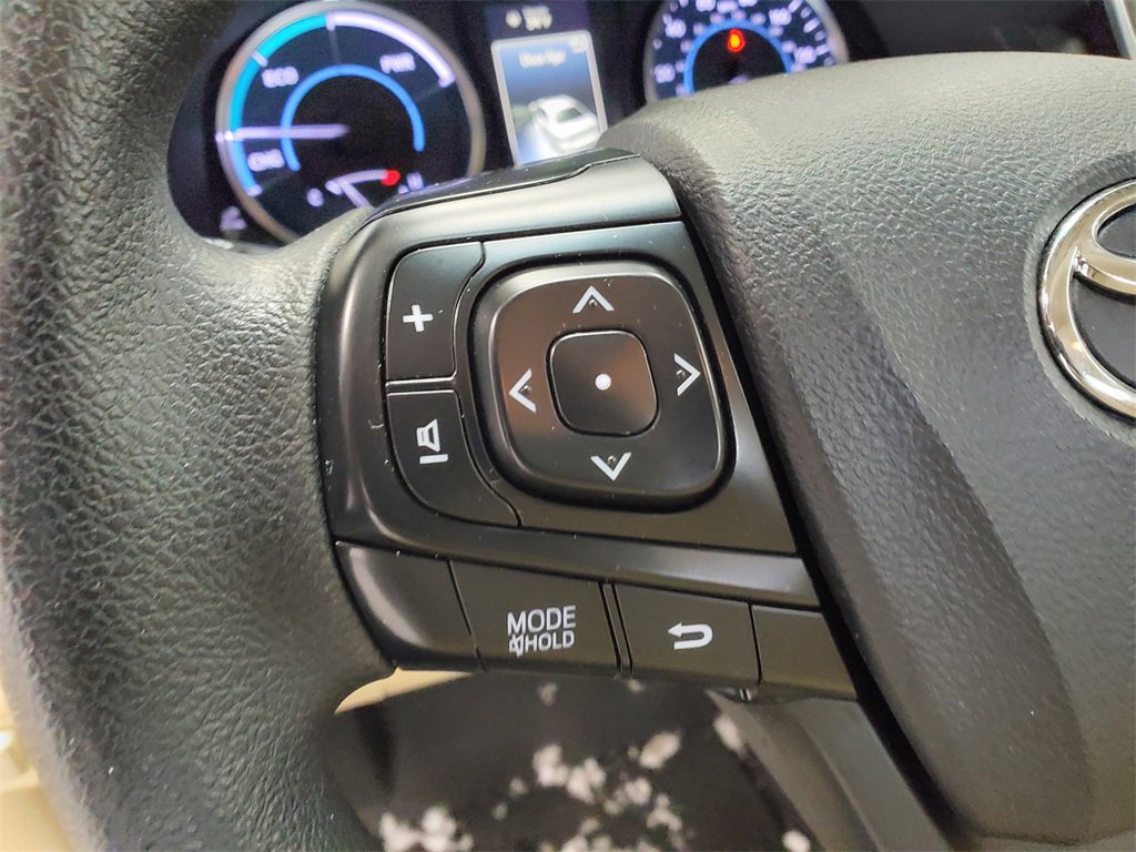 Used 2017 Toyota Camry LE image 14