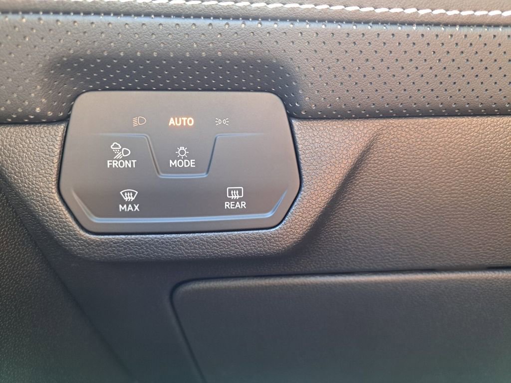 New 2026 Volkswagen Atlas SE image 16