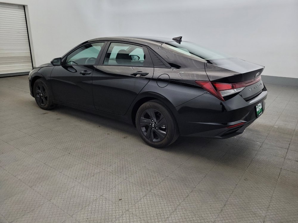 Used 2023 Hyundai Elantra SEL FWD image 3