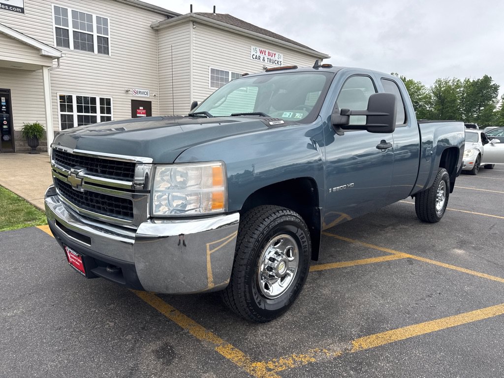 Used 2009 Chevrolet Silverado 2500 W/T w/ Snow Plow Prep Package AWD/4WD image 2