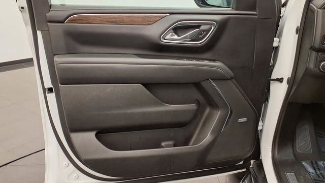 Used 2023 Chevrolet Suburban Premier image 20