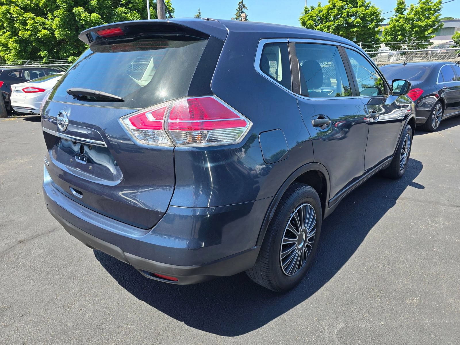 Used 2016 Nissan Rogue S FWD image 5