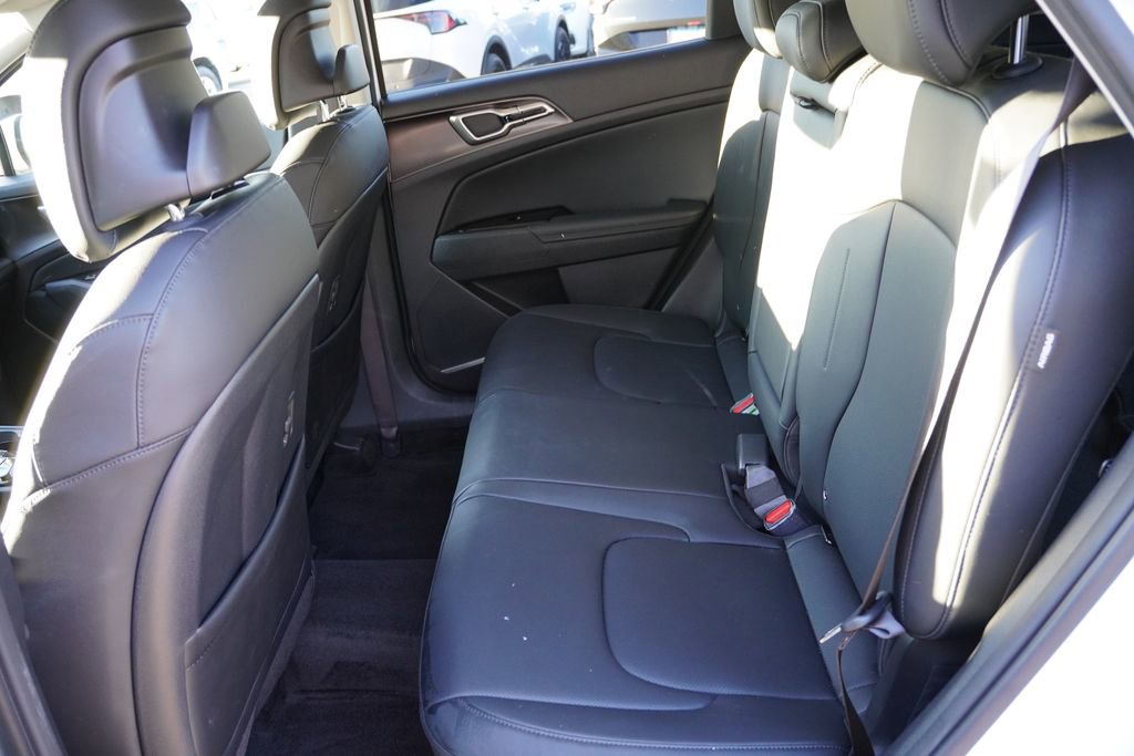 Certified 2025 Kia Sportage EX AWD/4WD image 17