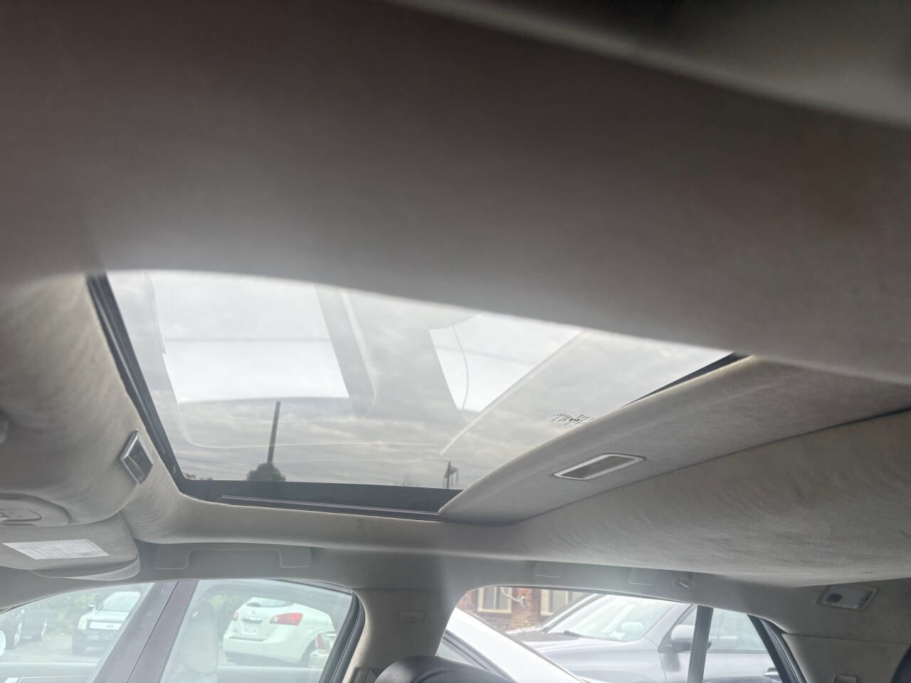 Used 2008 Cadillac DTS Performance w/ Platinum Edition image 10