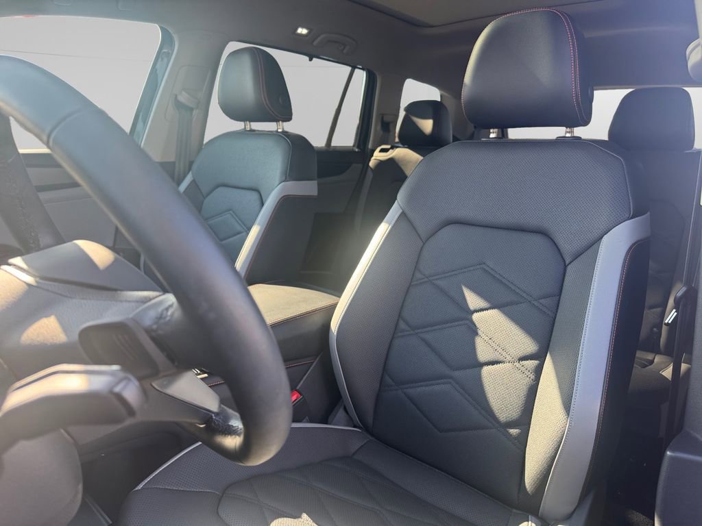 Used 2024 Volkswagen Atlas Peak Edition SEL image 9