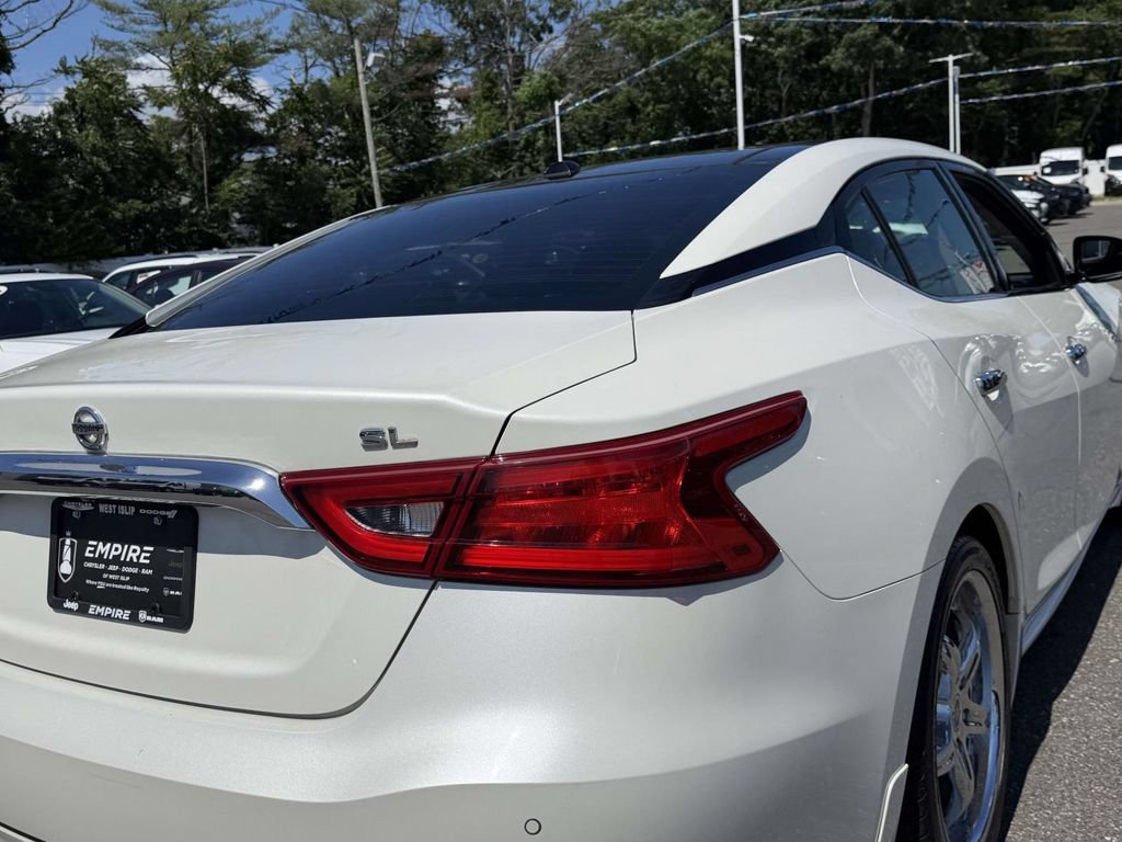 Used 2017 Nissan Maxima 3.5 SL w/ Interior Lighting Package FWD image 10