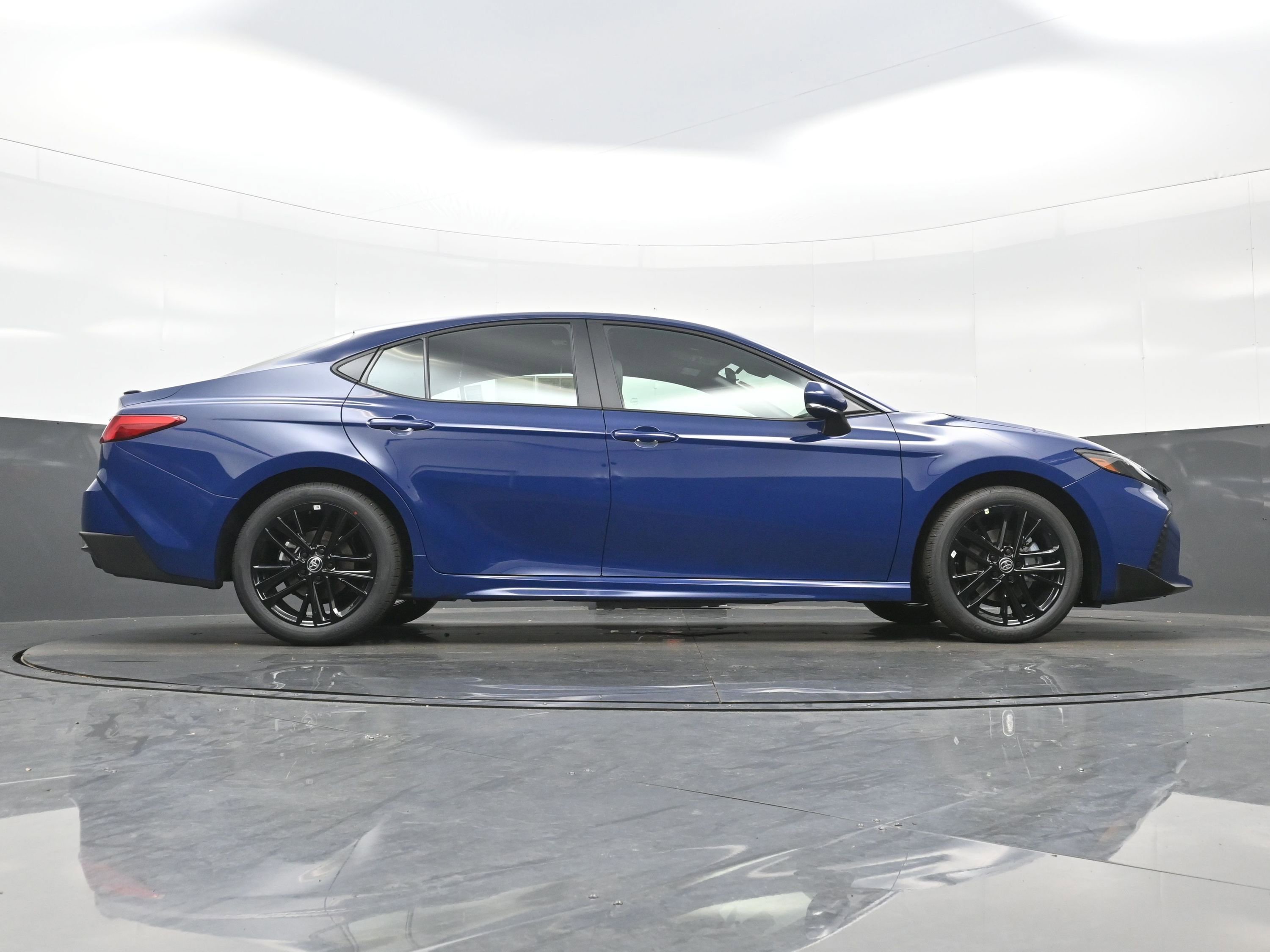 Used 2026 Toyota Camry SE image 33