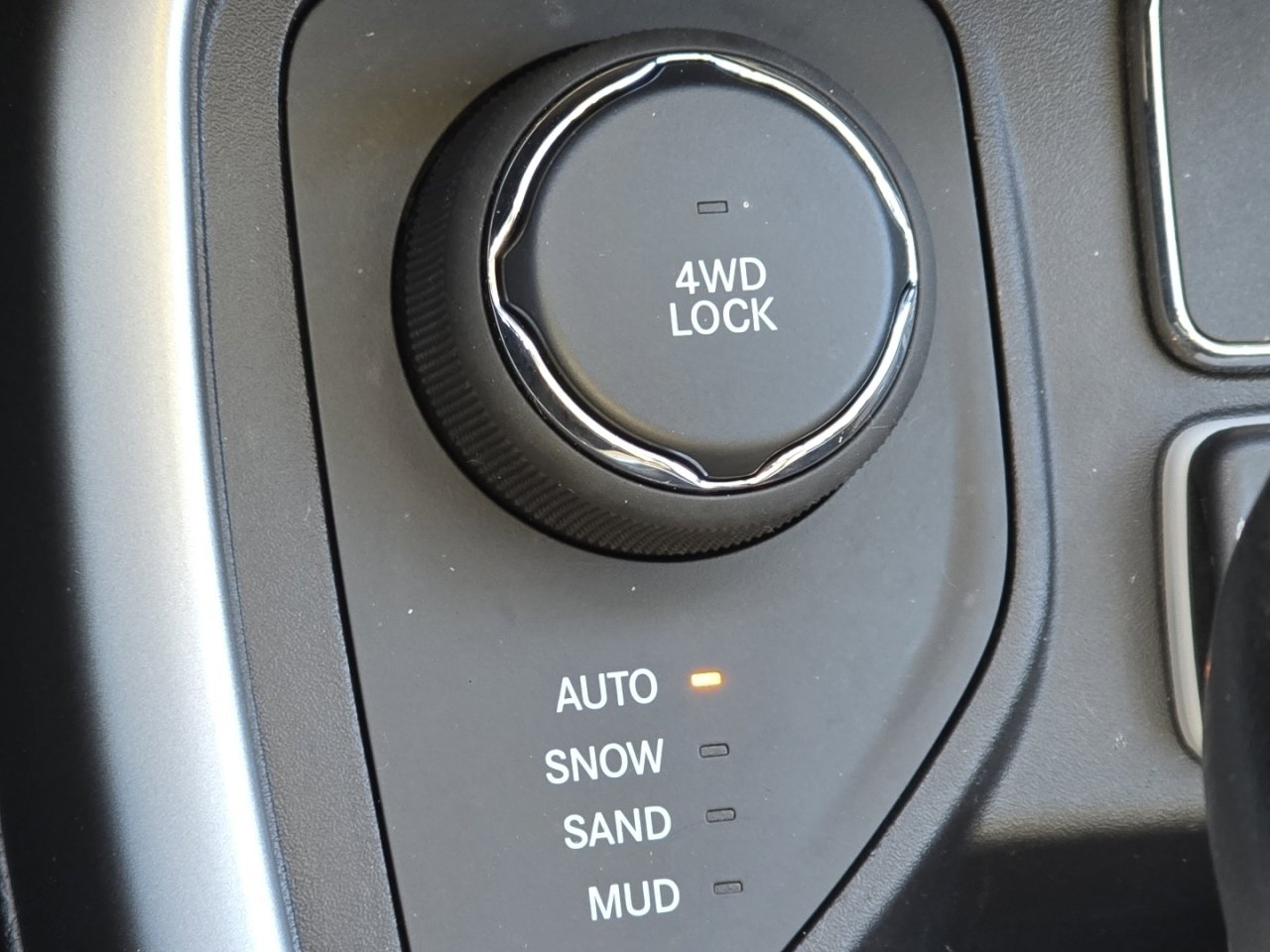 Used 2020 Jeep Compass Latitude image 6