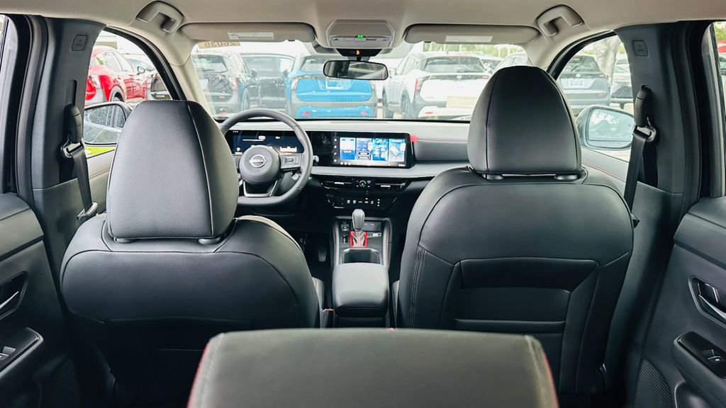 New 2026 Nissan Kicks SR FWD image 30