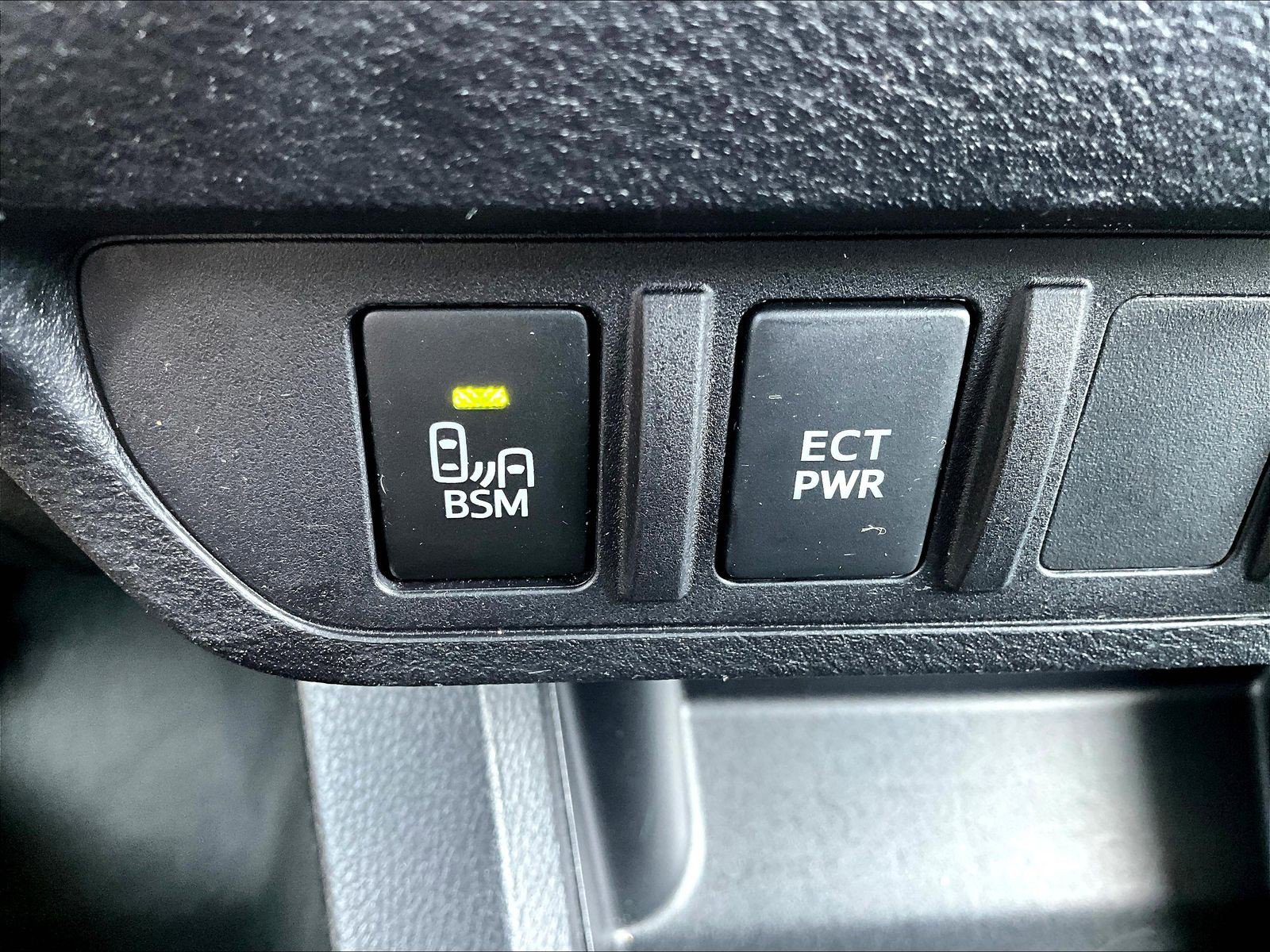 Used 2020 Toyota Tacoma SR5 w/ Technology Package AWD/4WD image 38