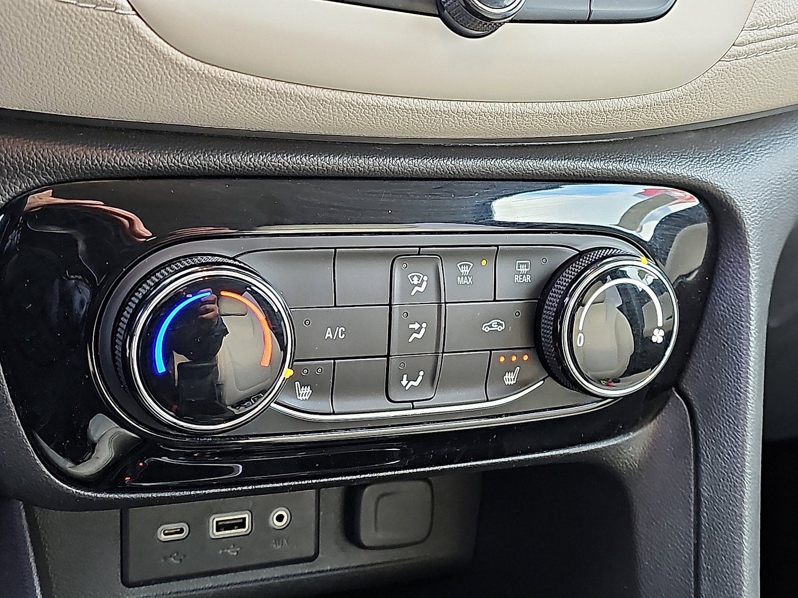 Used 2021 Buick Encore GX Preferred w/ Cold Weather Comfort Package image 16