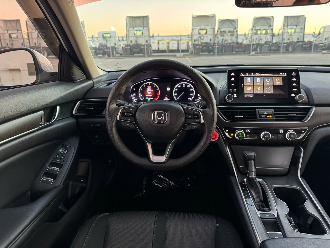 Used 2018 Honda Accord EX image 27