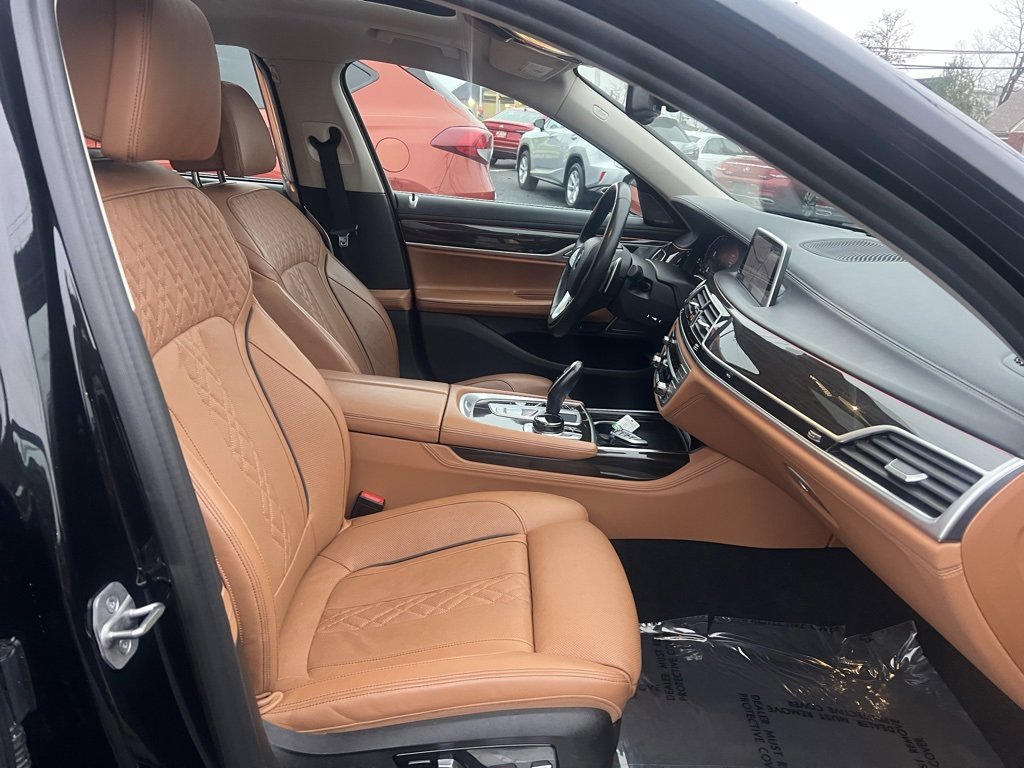 Used 2022 BMW 740i xDrive w/ Luxury Rear Seating Package image 41