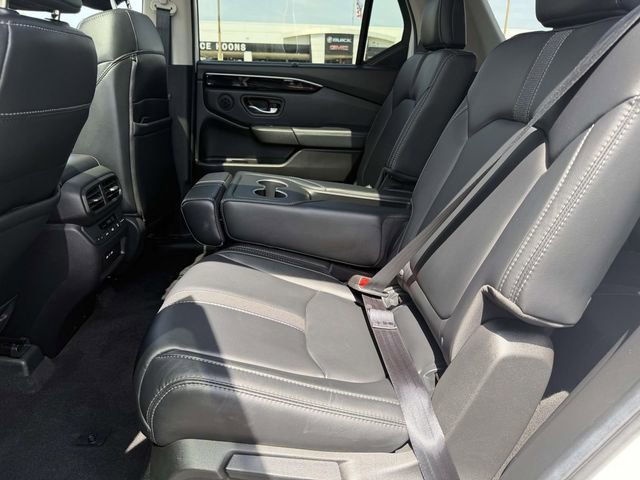 Used 2025 Honda Pilot Touring image 10