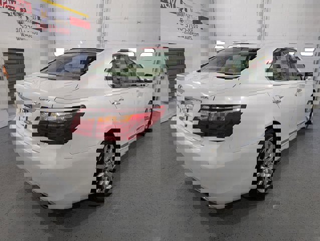 Used 2011 Lexus LS 460 AWD w/ Comfort Pkg image 7