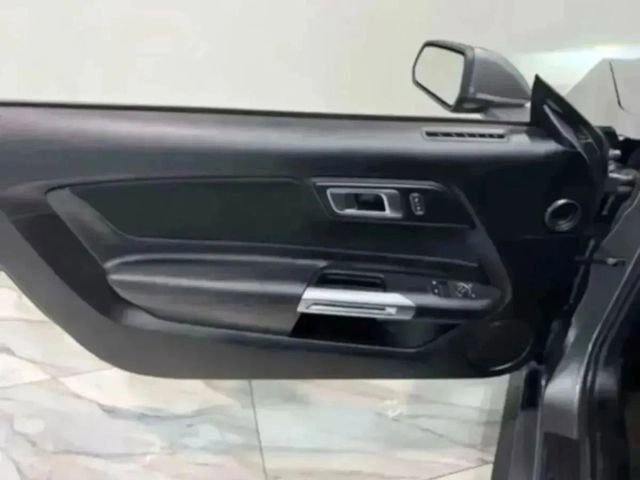 Used 2022 Ford Mustang EcoBoost image 41