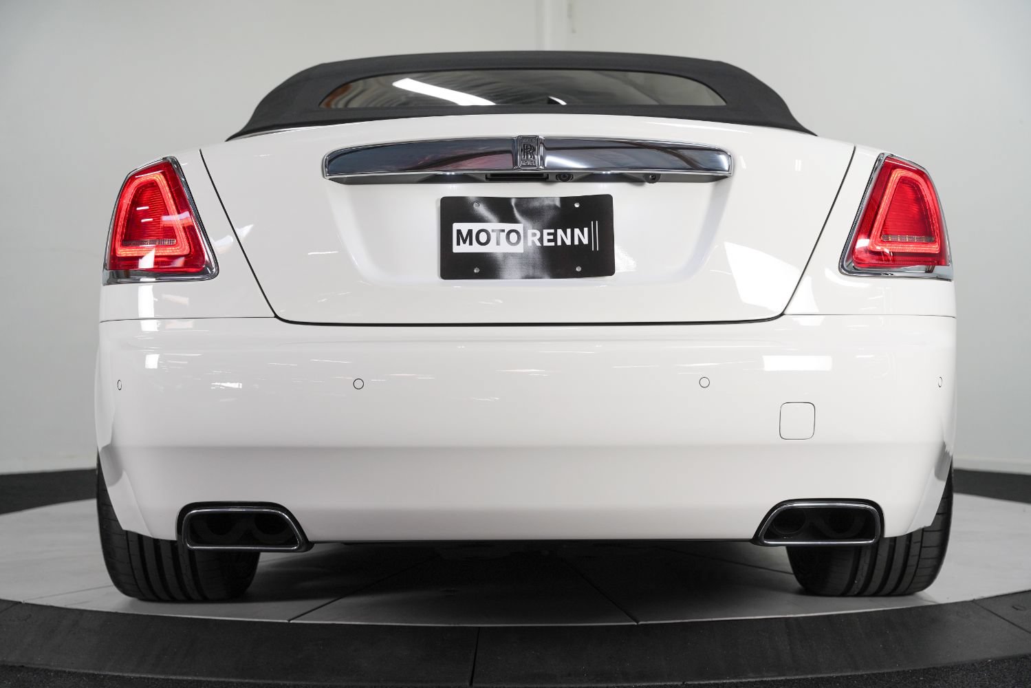 Used 2017 Rolls-Royce Dawn RWD image 22
