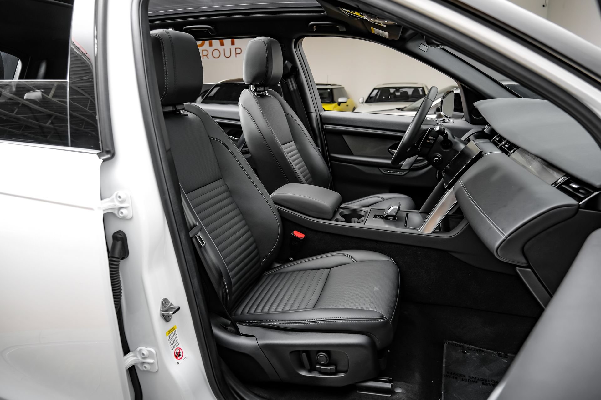 Used 2024 Land Rover Discovery Sport Dynamic SE AWD/4WD image 44