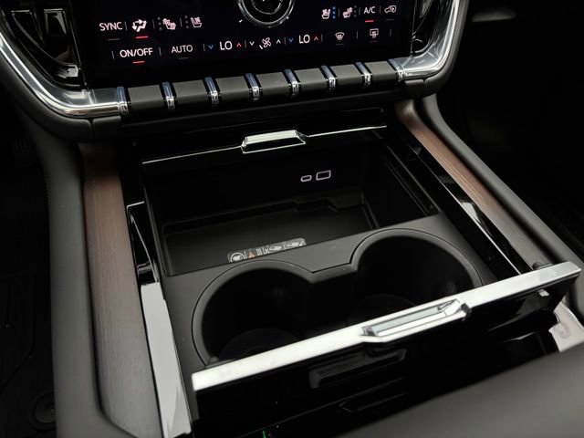 New 2026 GMC Yukon Denali w/ Denali Reserve Package image 30