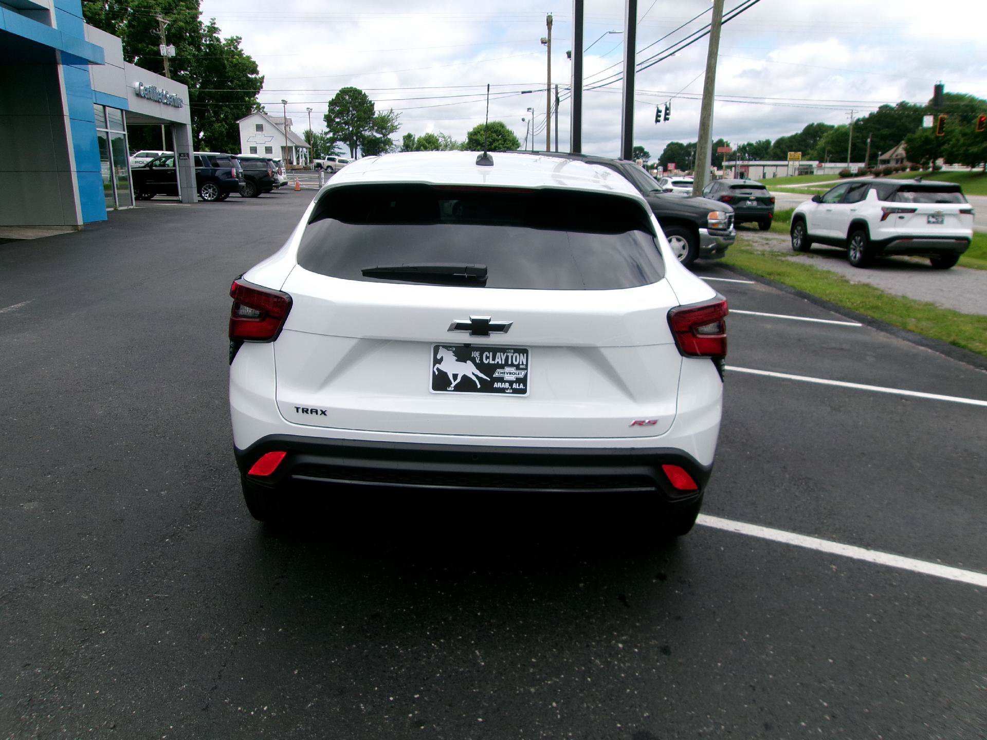 New 2026 Chevrolet Trax RS w/ Sunroof Package FWD image 4