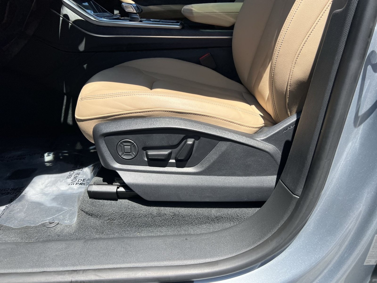Used 2025 Audi Q8 Premium AWD/4WD image 14