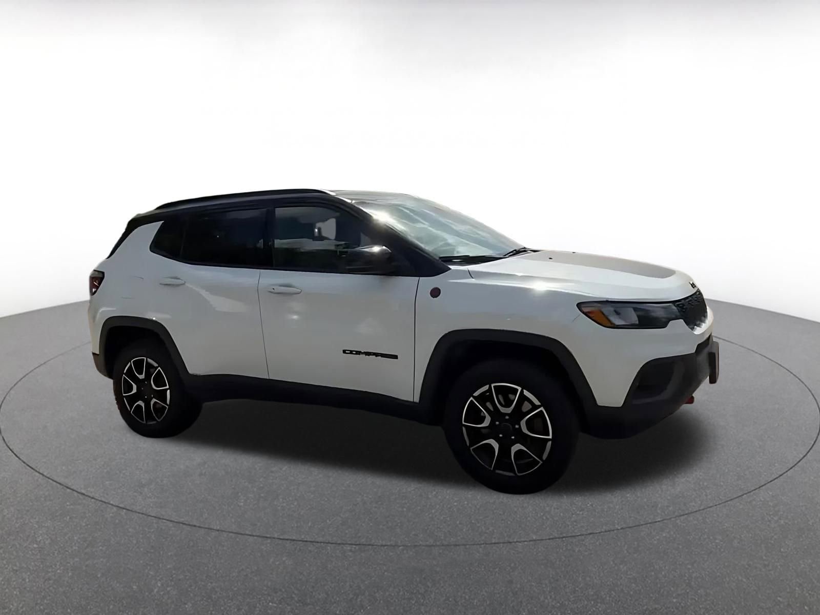 Used 2025 Jeep Compass Trailhawk w/ Trailer Tow Group AWD/4WD video 2