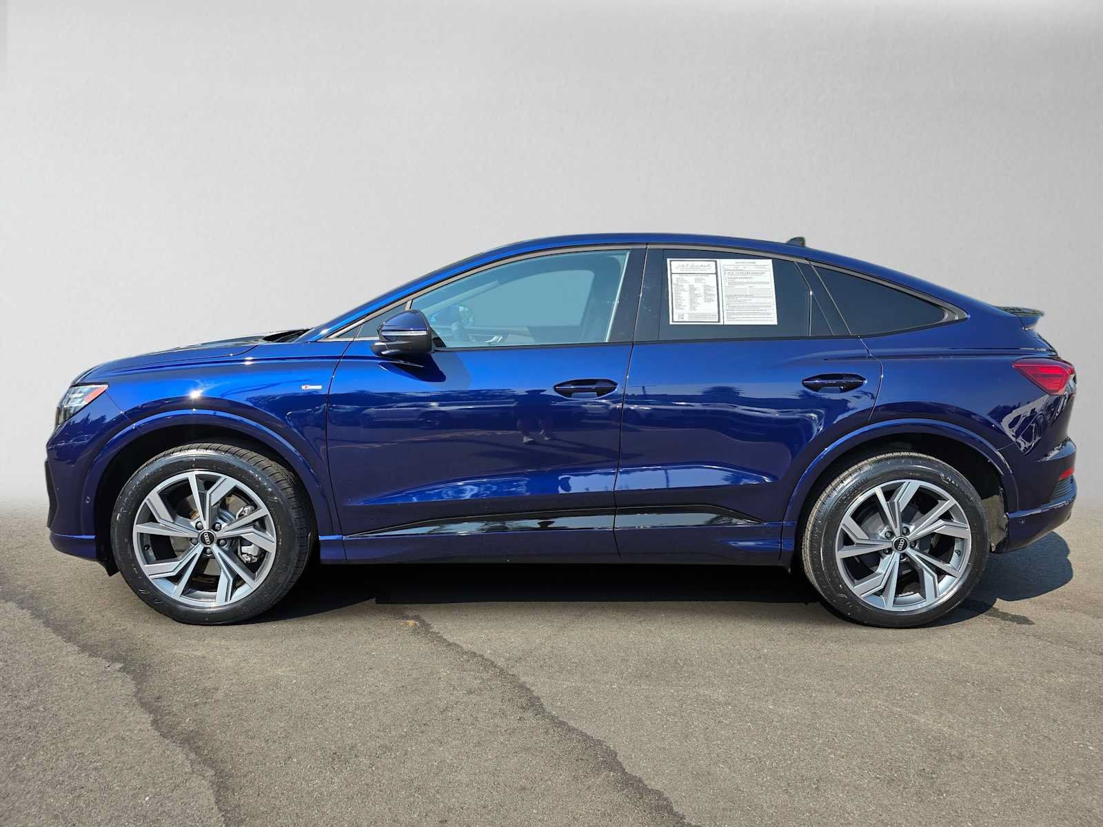 Used 2023 Audi Q4 e-tron Prestige AWD/4WD image 6