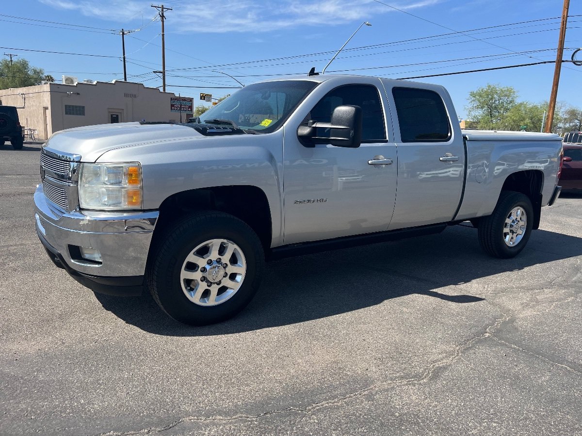 Used 2011 Chevrolet Silverado 3500 LTZ w/ LTZ Plus Package AWD/4WD image 9