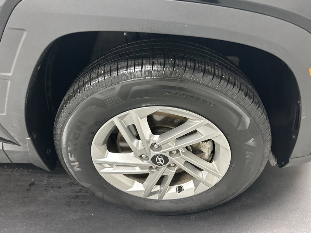 Used 2025 Hyundai Tucson SE AWD/4WD image 8