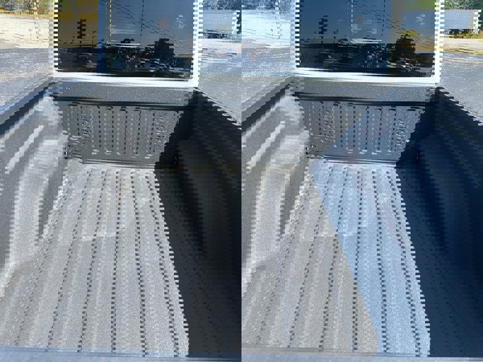 Used 2025 Jeep Gladiator Mojave w/ Convenience Group image 10