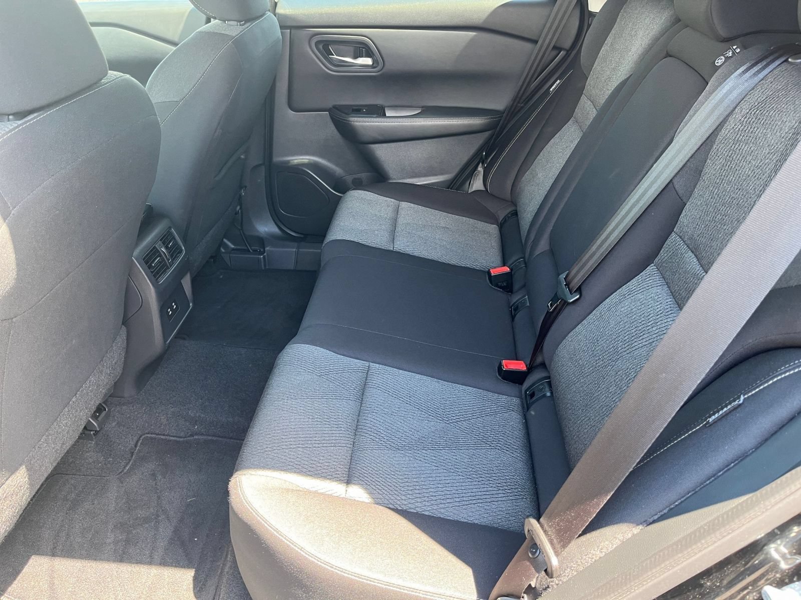 Used 2025 Nissan Rogue SV AWD/4WD image 29