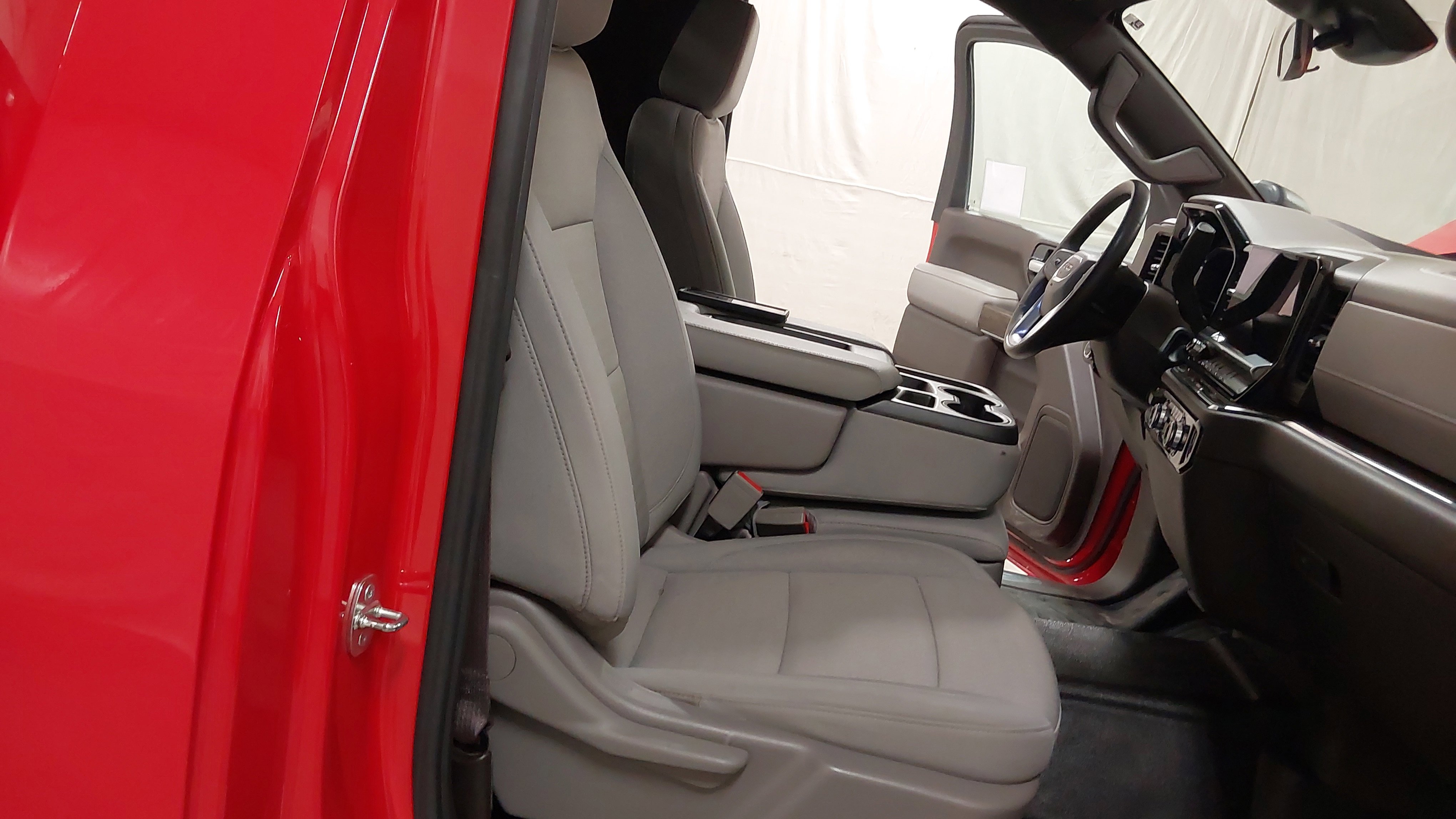 Used 2024 GMC Sierra 3500 SLE w/ SLE Convenience Package image 28