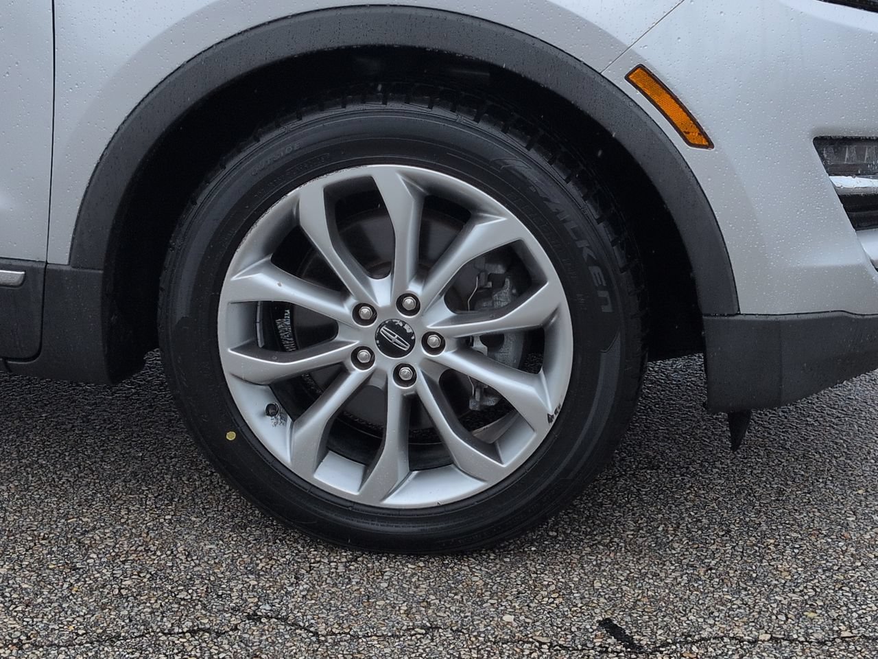 Certified 2019 Lincoln MKC Select w/ Select Plus Package FWD image 11