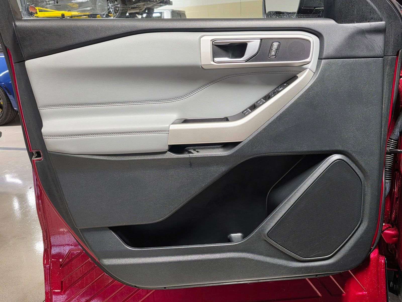 Used 2021 Ford Explorer XLT w/ Equipment Group 202A image 21