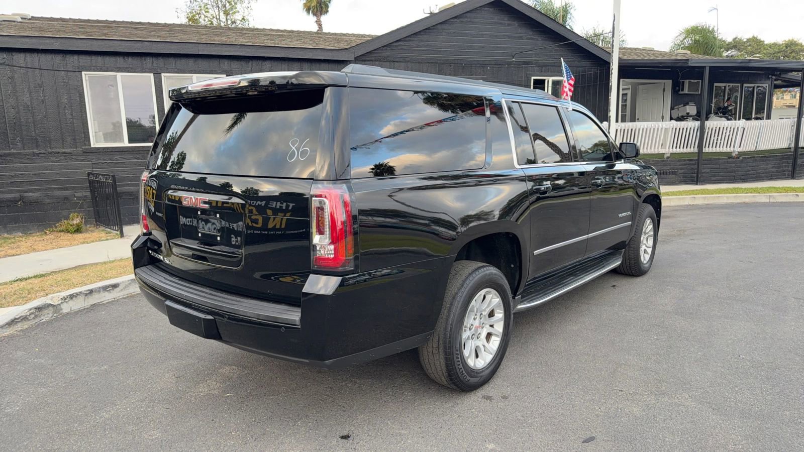 Used 2016 GMC Yukon XL SLT image 8