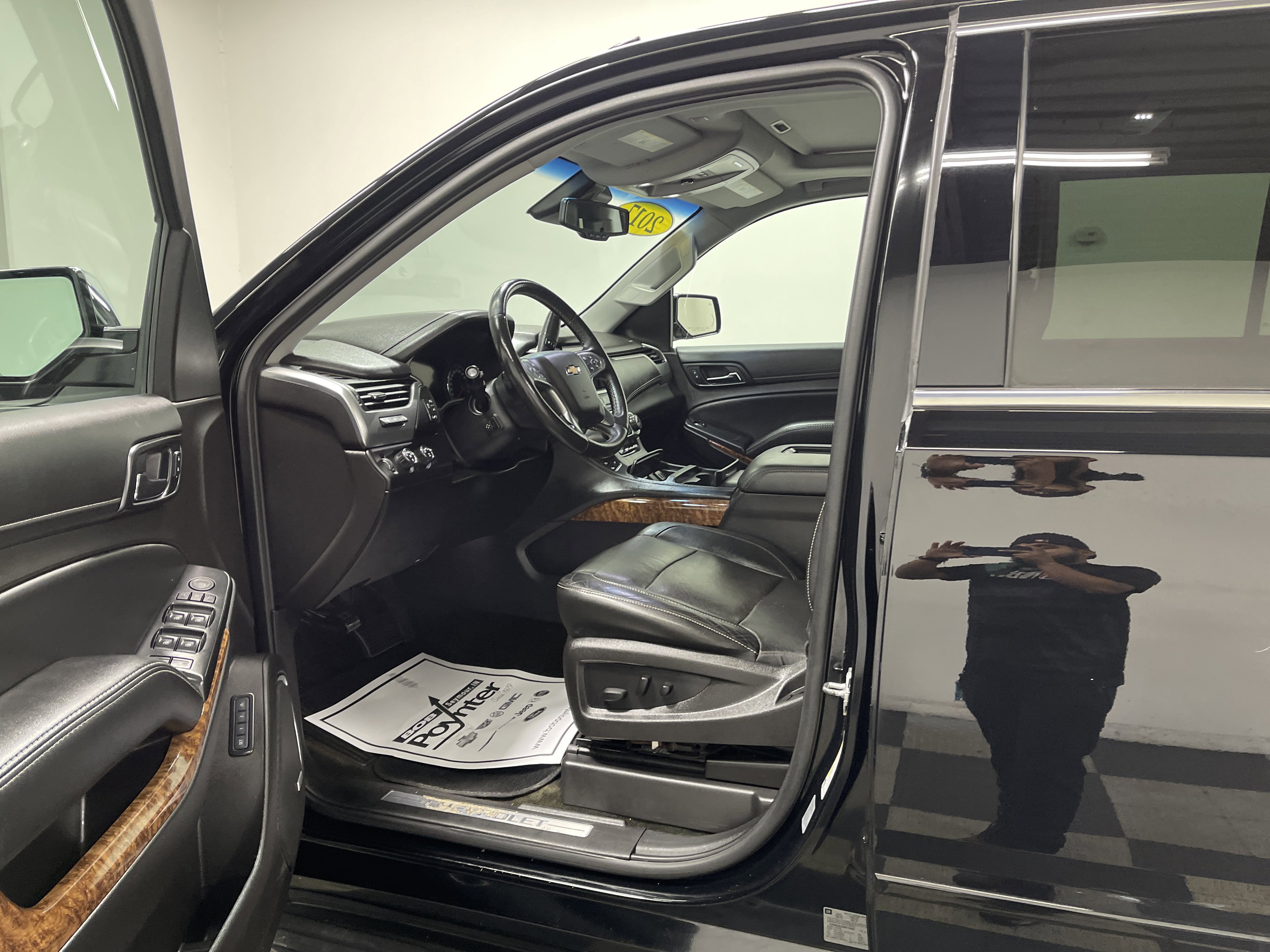 Used 2017 Chevrolet Suburban Premier image 9