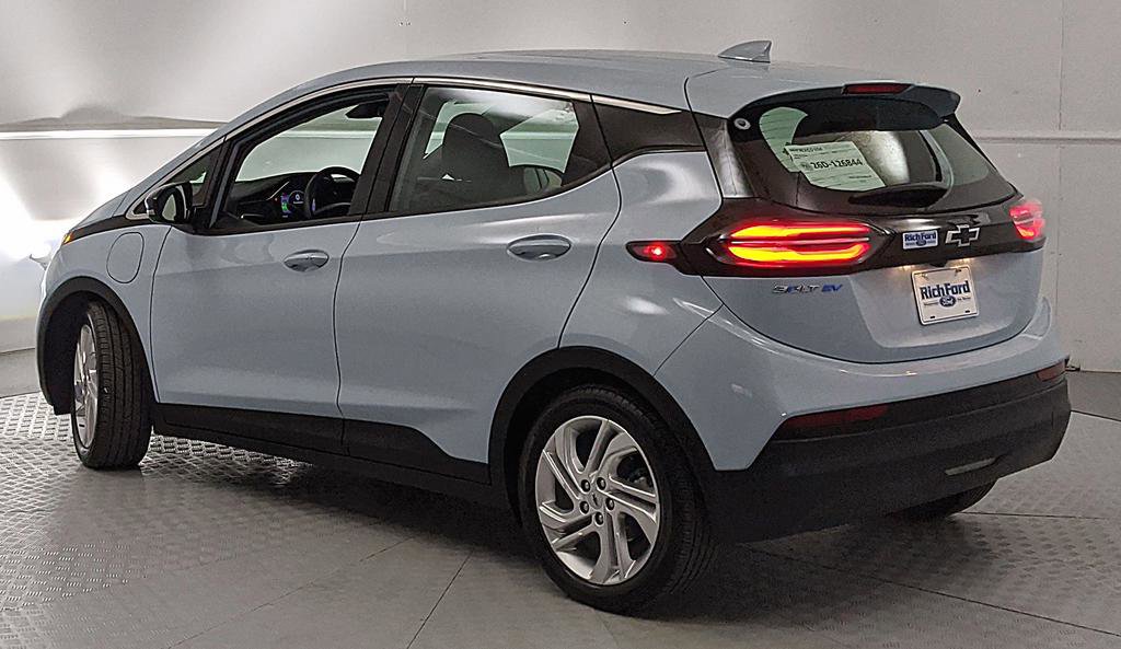 Used 2022 Chevrolet Bolt LT FWD image 4