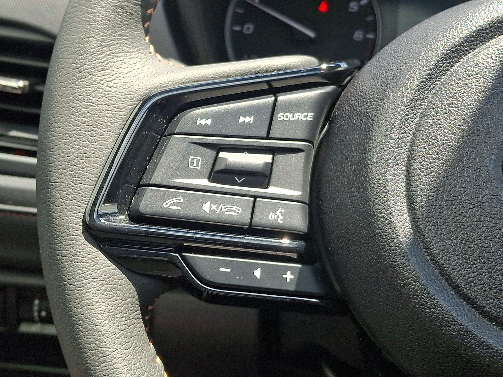 Used 2025 Subaru Forester Touring AWD/4WD image 21