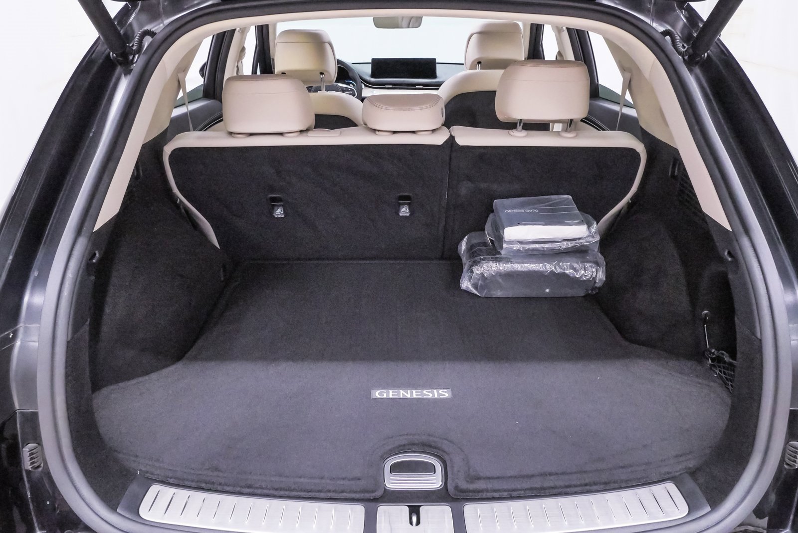 Certified 2025 Genesis GV70 3.5T Sport w/ Sport Advanced Package image 23