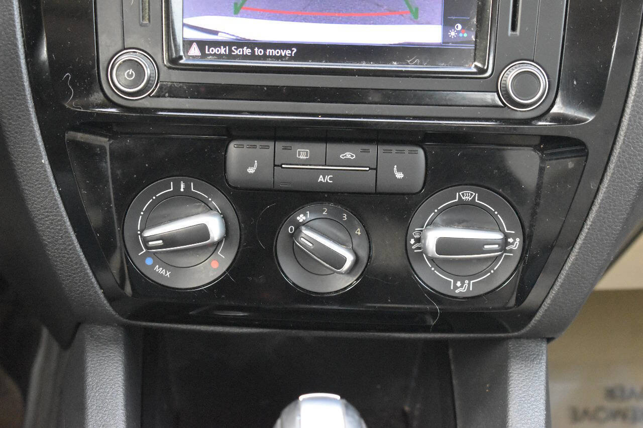 Used 2016 Volkswagen Jetta SEL image 26