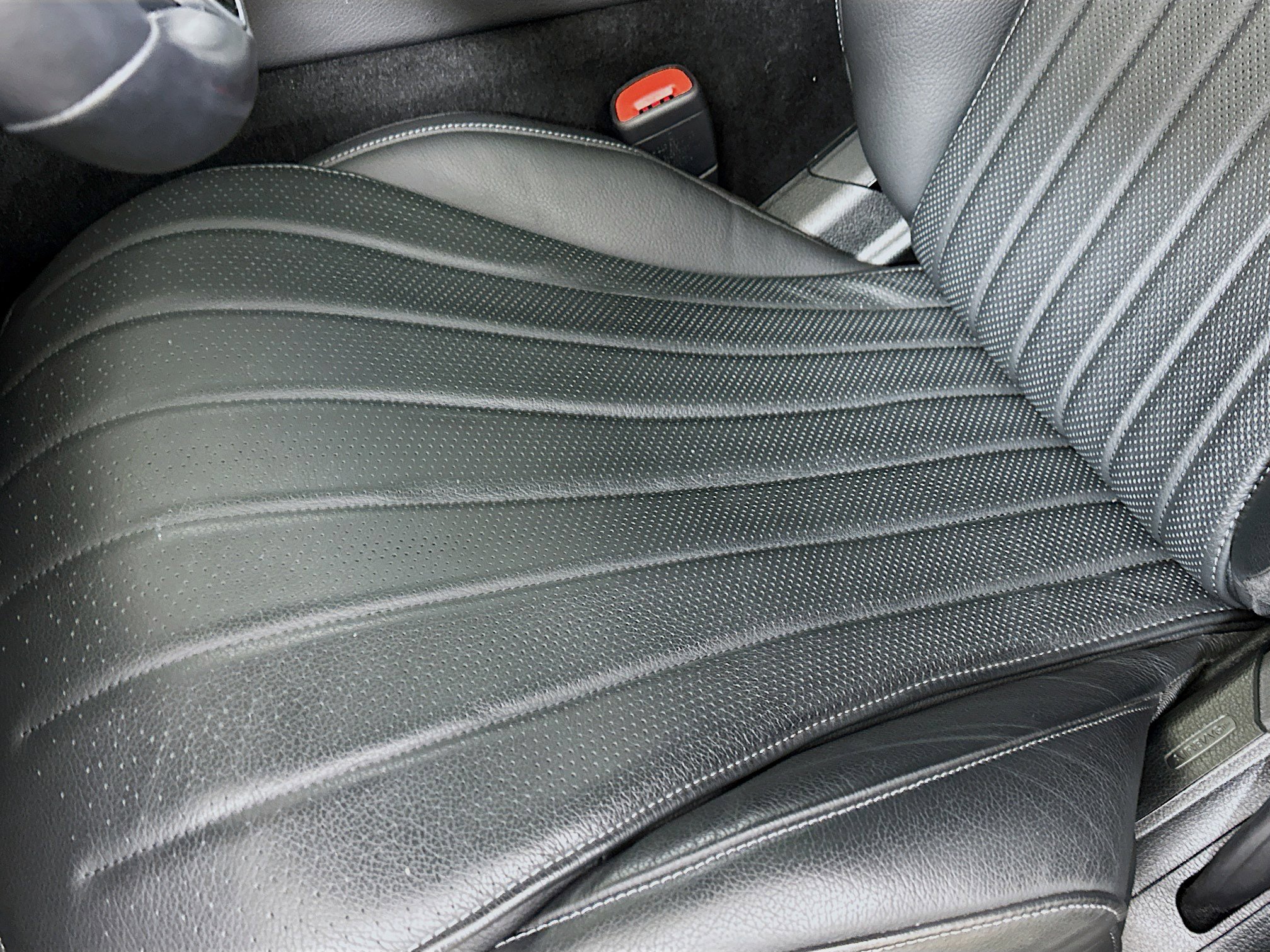 Certified 2022 Mercedes-Benz S 500 4MATIC w/ AMG Line Package image 24