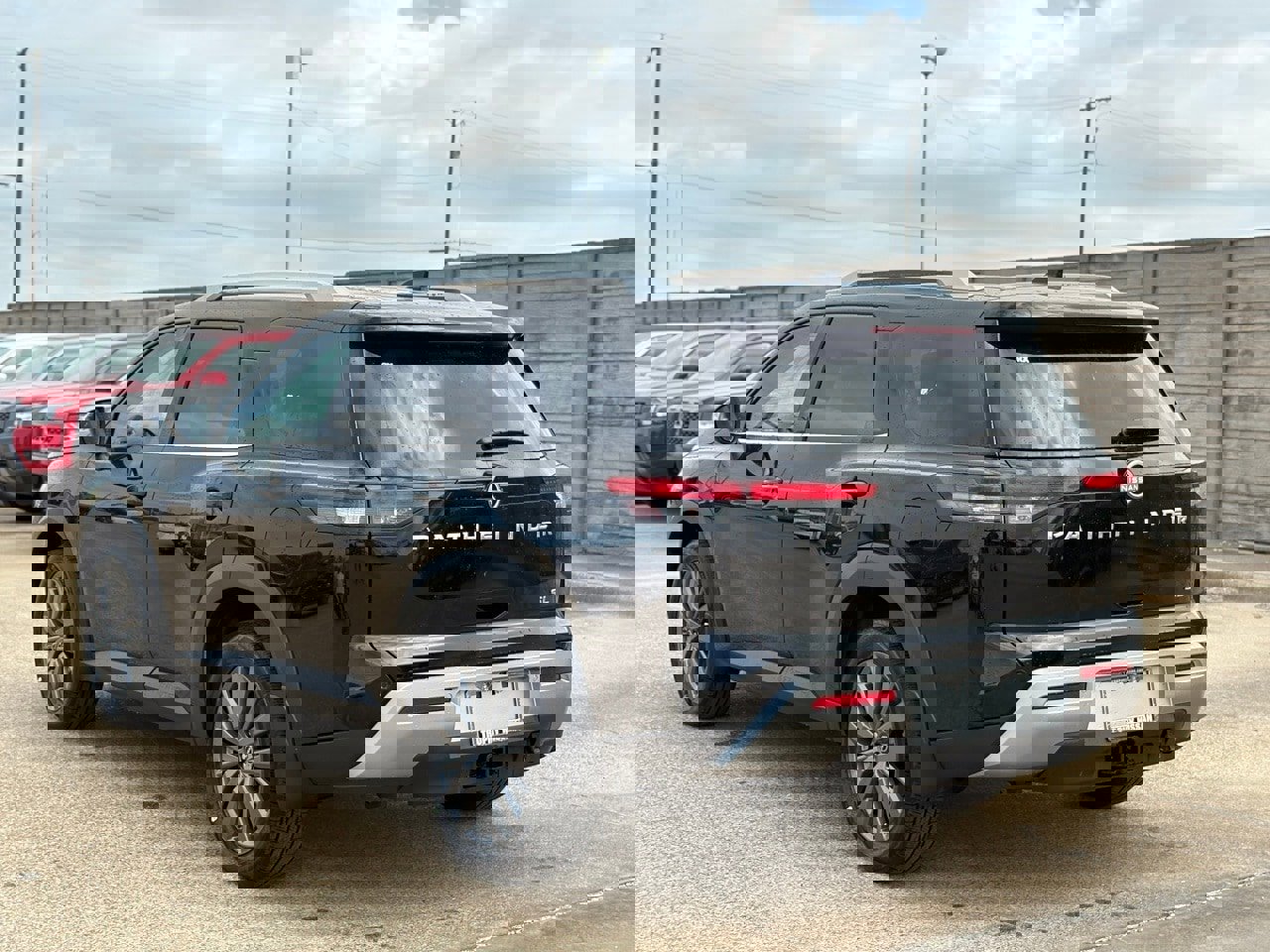New 2025 Nissan Pathfinder SL w/ SL Premium Package image 7