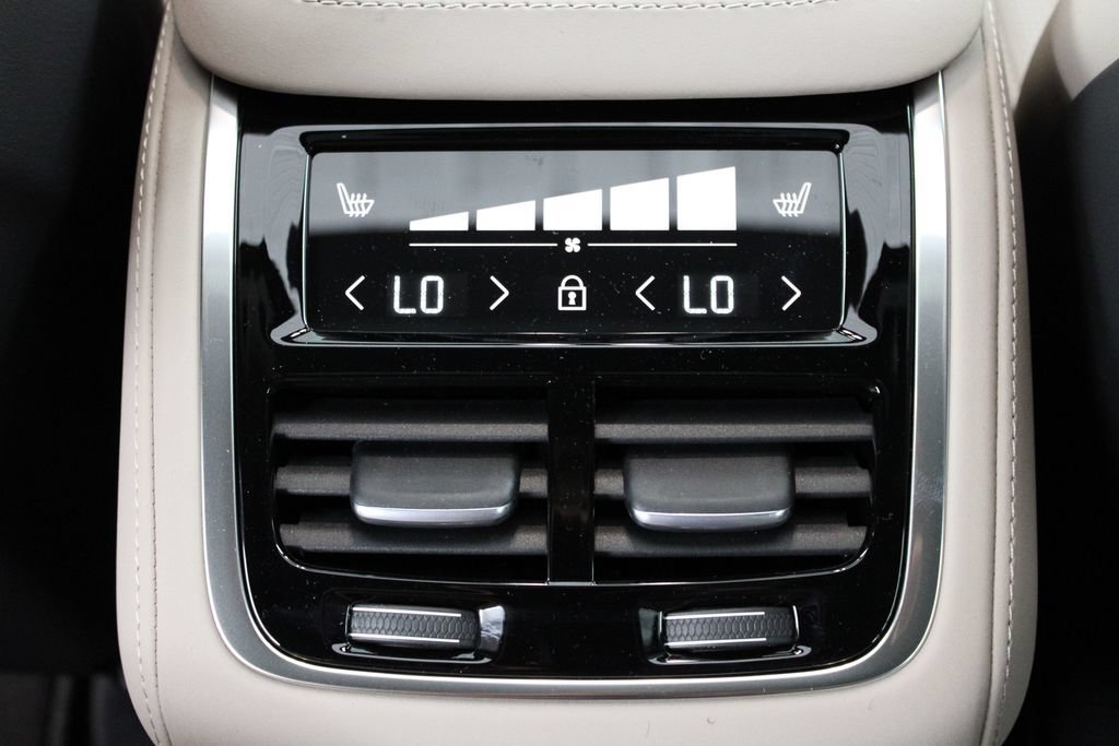 New 2026 Volvo XC90 B5 Core AWD/4WD image 45